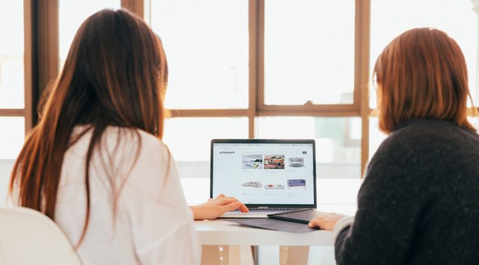 Pros And Cons Of Starting An Ecommerce Business