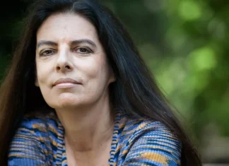 Who is currently the richest woman on earth?